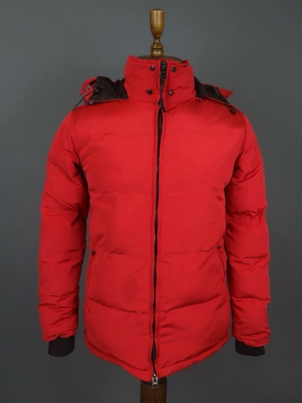 Canada Goose Red Insulated Puffer Jacket with High Collar XL Mens